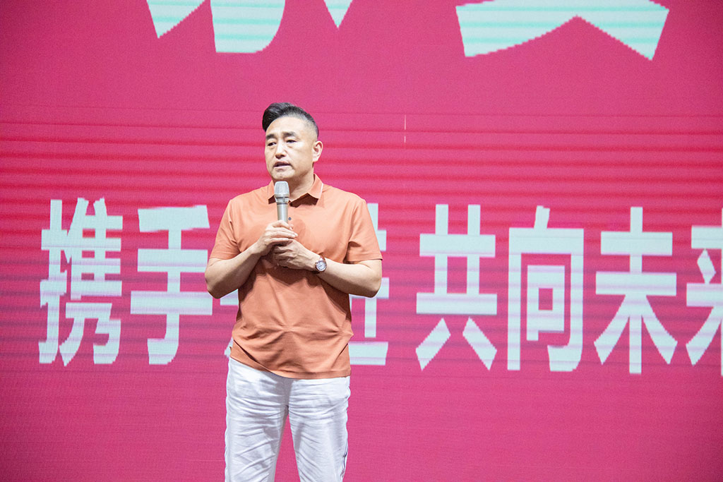 博思花藝婚慶教育,婚慶培訓(xùn),花藝培訓(xùn),插花培訓(xùn),花藝師培訓(xùn),主持人培訓(xùn),商務(wù)主持人培訓(xùn),花店運營培訓(xùn),花店全系統(tǒng)營銷,小白開花店,小白學(xué)主持,金璽棠婚慶酒店,金璽棠總部,鄭州金麻雀教育科技有限公司 博思花藝婚慶教育,婚慶培訓(xùn),花藝培訓(xùn),插花培訓(xùn),花藝師培訓(xùn),主持人培訓(xùn),商務(wù)主持人培訓(xùn),花店運營培訓(xùn),花店全系統(tǒng)營銷,小白開花店,小白學(xué)主持,金璽棠婚慶酒店,金璽棠總部,鄭州金麻雀教育科技有限公司