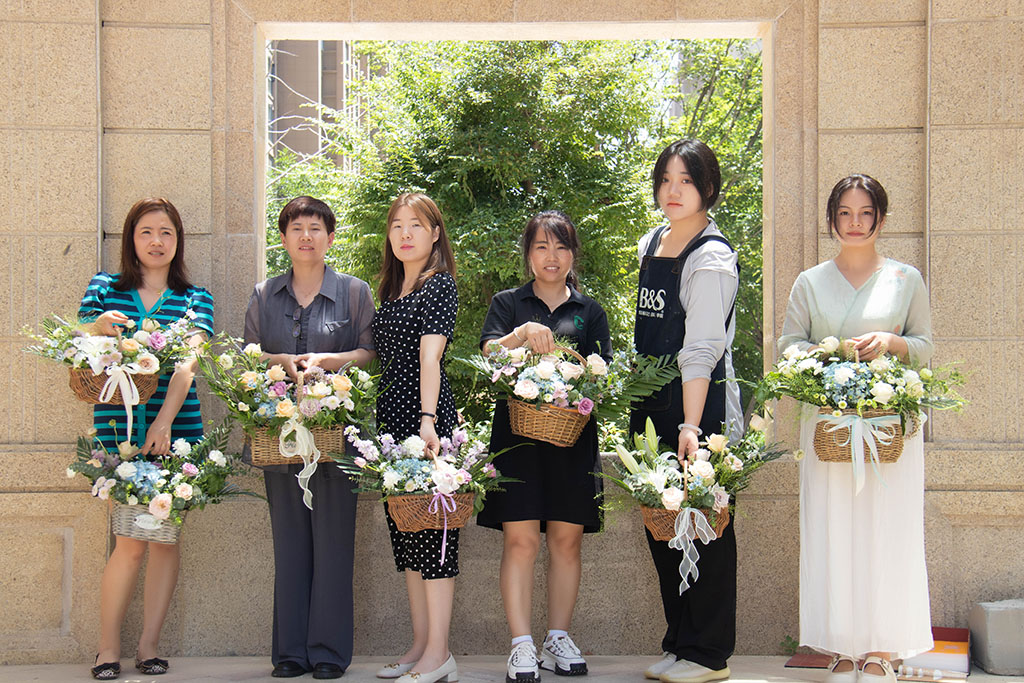 博思花藝婚慶教育，婚慶培訓(xùn)，花藝培訓(xùn)，插花培訓(xùn)，花藝師培訓(xùn)，主持人培訓(xùn)，商務(wù)主持人培訓(xùn)，花店運(yùn)營(yíng)培訓(xùn)，花店全系統(tǒng)營(yíng)銷，小白開(kāi)花店，小白學(xué)主持，金璽棠婚慶酒店，金璽棠總部，鄭州金麻雀教育科技有限公司