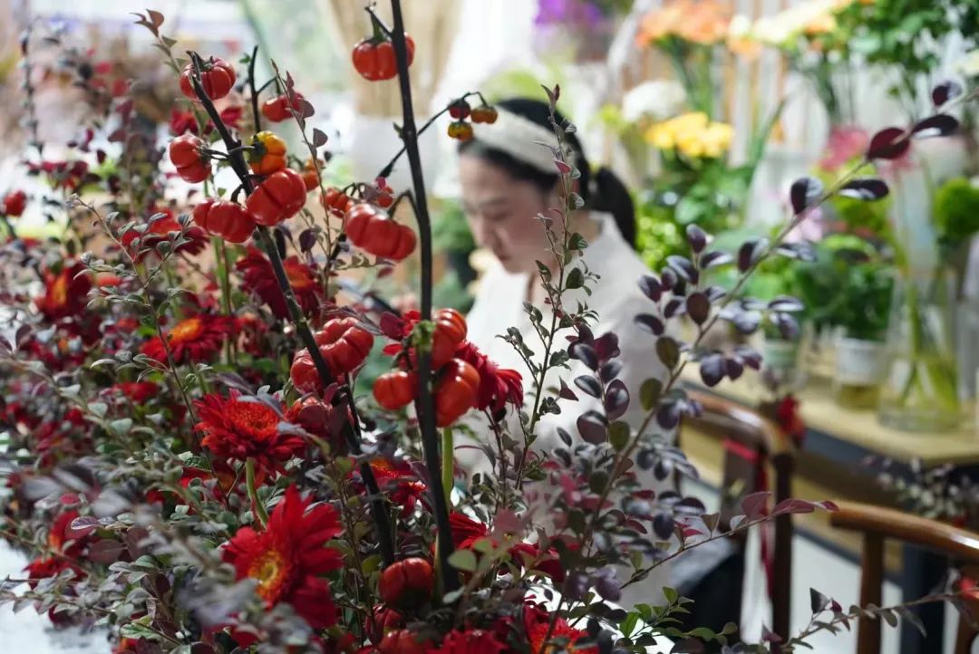 博思花藝婚慶教育，婚慶培訓(xùn)，花藝培訓(xùn)，插花培訓(xùn)，花藝師培訓(xùn)，主持人培訓(xùn)，商務(wù)主持人培訓(xùn)，花店運(yùn)營培訓(xùn)，花店全系統(tǒng)營銷，小白開花店，小白學(xué)主持，金璽棠婚慶酒店，金璽棠總部，鄭州金麻雀教育科技有限公司