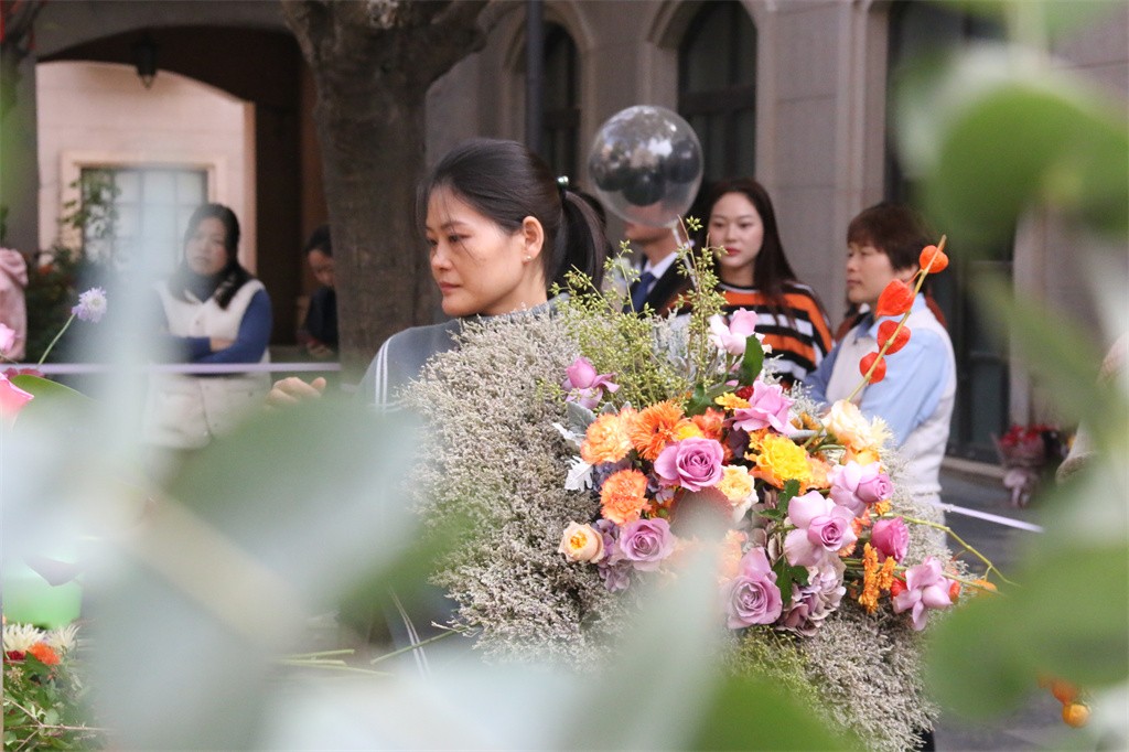 博思花藝婚慶教育，婚慶培訓(xùn)，花藝培訓(xùn)，插花培訓(xùn)，花藝師培訓(xùn)，主持人培訓(xùn)，商務(wù)主持人培訓(xùn)，花店運營培訓(xùn)，花店全系統(tǒng)營銷，小白開花店，小白學(xué)主持，金璽棠婚慶酒店，金璽棠總部，鄭州金麻雀教育科技有限公司